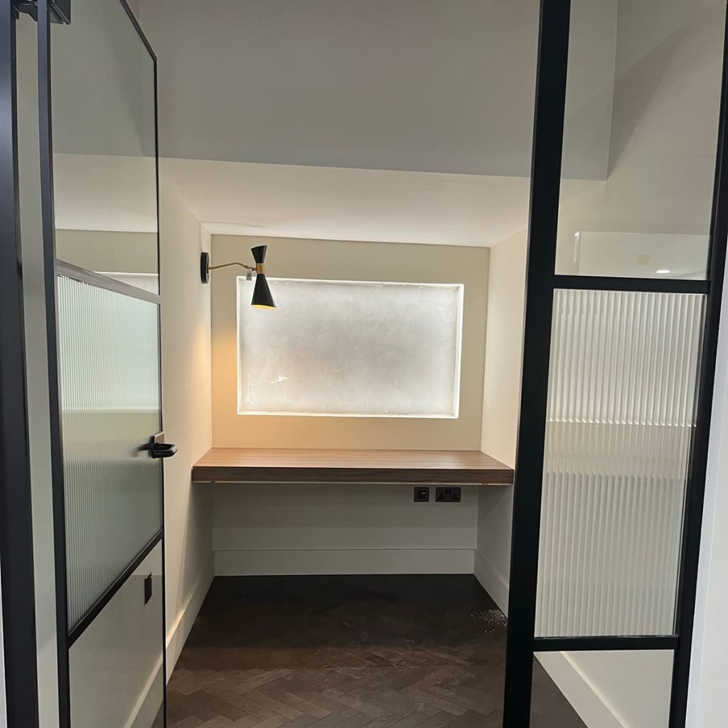 room for taking private telephone calls w